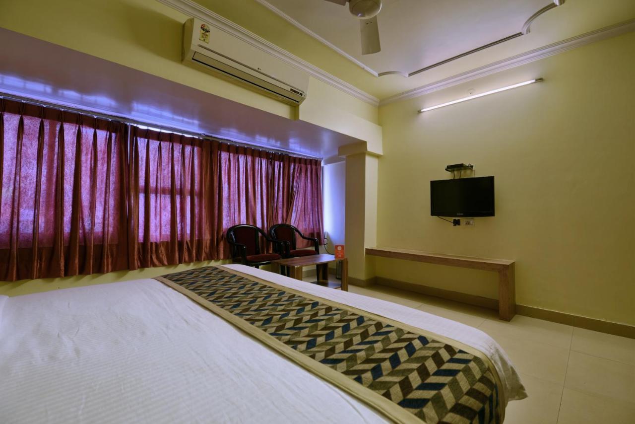 Oyo 2289 Hotel Radha Palace Kukas Exterior photo
